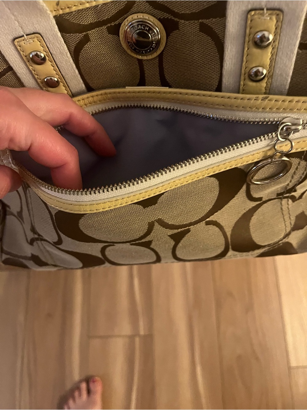 Coach Signature Canvas Tote in Tan and Cream “Daisy Purse” - Picture 2 of 5